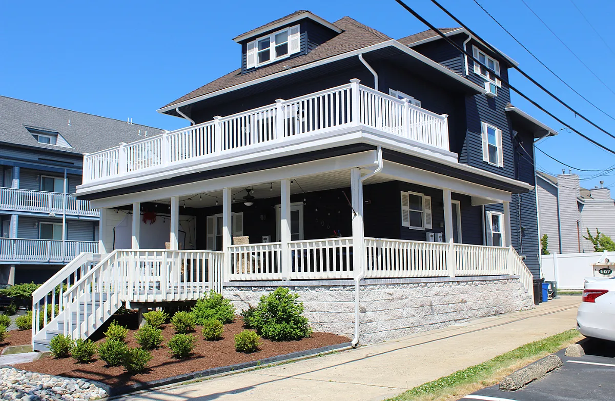 Building Photo - 606 Beach Ave #3