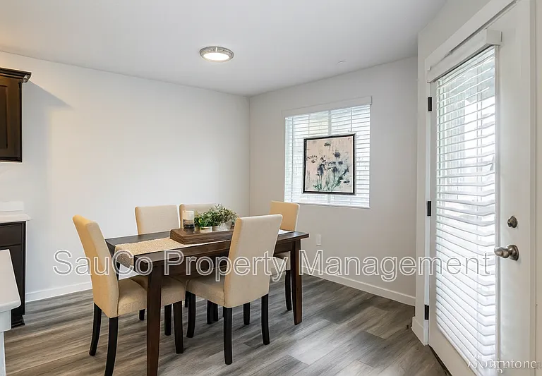 2564 Hawthorne St #304 — Photo 2