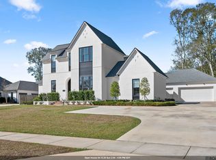 8228 Oakridge Dr, Baton Rouge, LA 70810