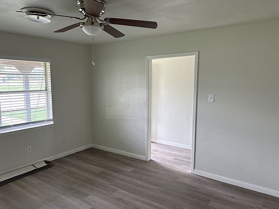 5th image of 903 N Main St APT E