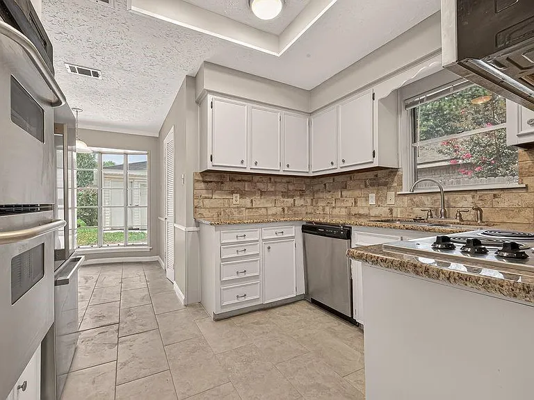1519 Hitherfield Dr — Photo 26