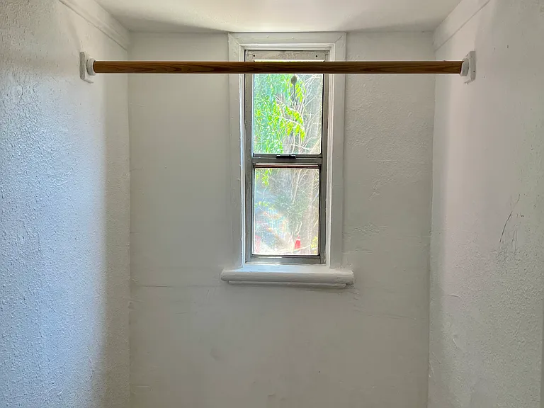 264 S Coronado St #B — Photo 12