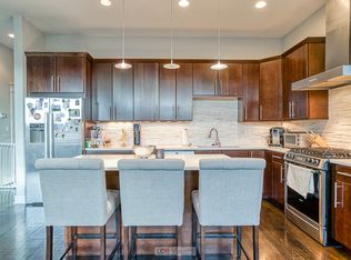 907 N Damen Ave #401, Chicago, IL 60622