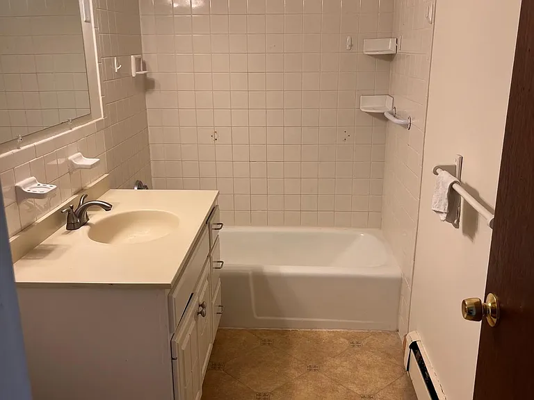2 Town House Ln #12 — Photo 5