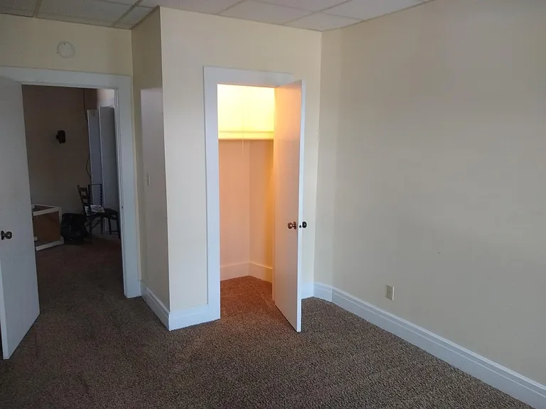 115 1/2 N Superior St #2 — Photo 3