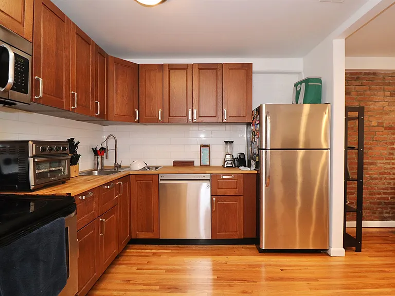 206 Beacon Ave #2 — Photo 12