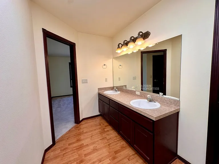 1331 SW Harbor Vista Cir — Photo 34