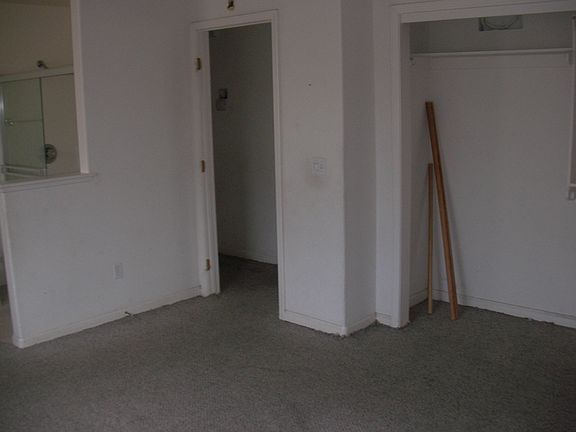 5th image of 1450 W Crystal Ave