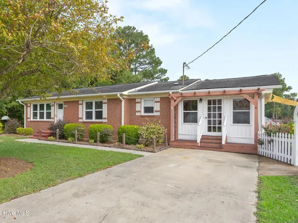 304 W Stanford Street, Beulaville, NC 28518