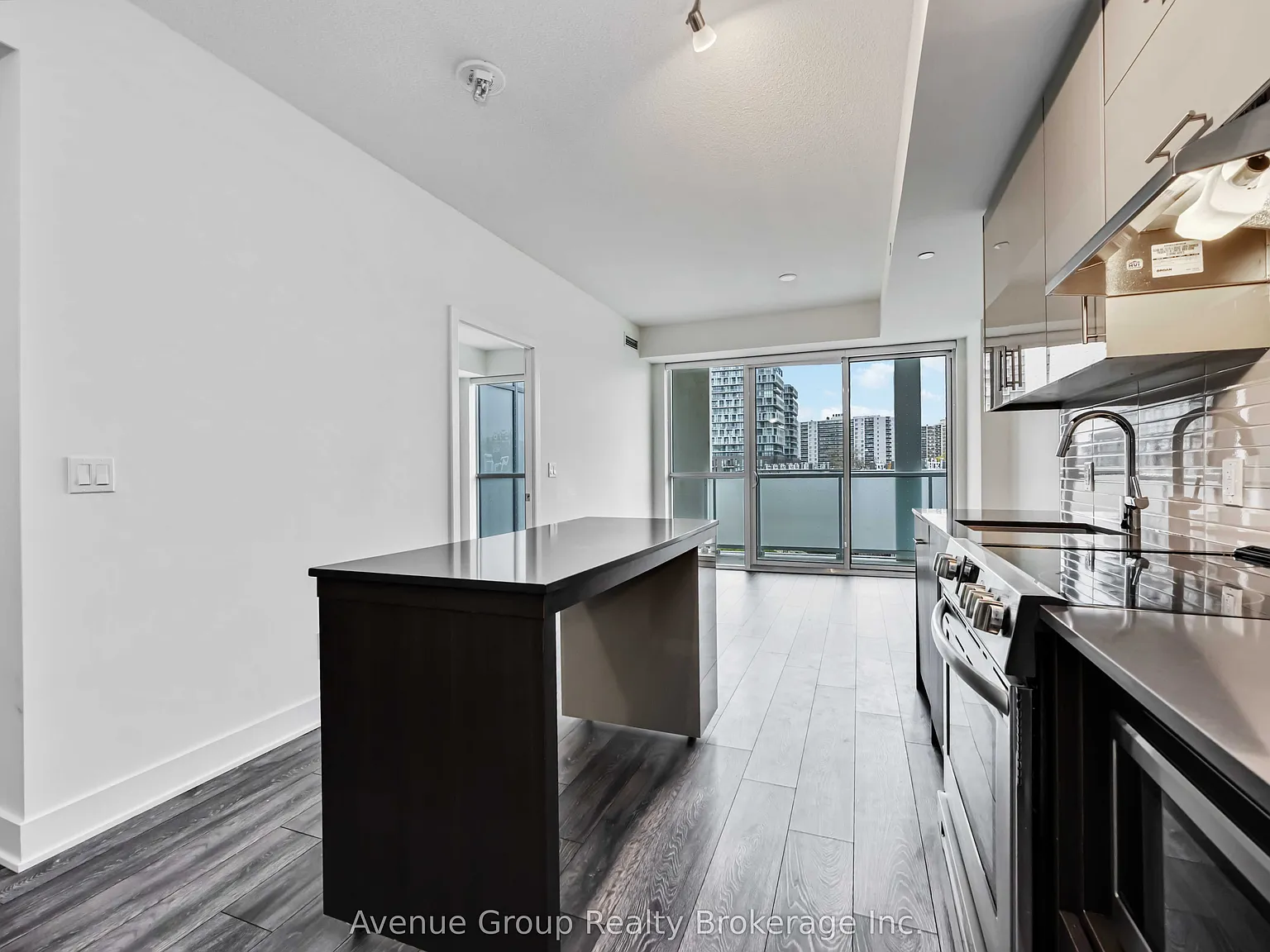 3 bed, $2,849 — Photo 4