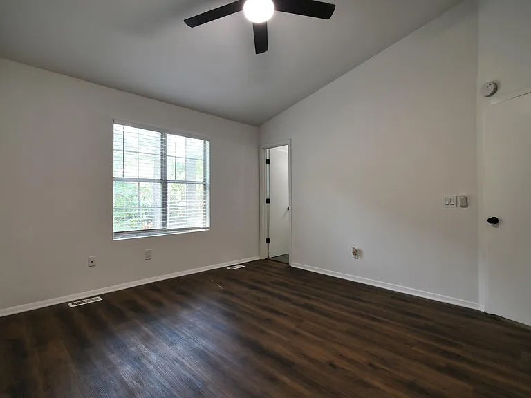 1606 Queen Anne Ct — Photo 19