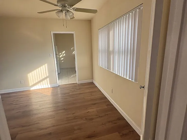 9016 Reading Ave — Photo 7