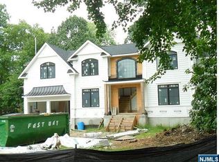 948 Amaryllis Ave, Oradell, NJ 07649