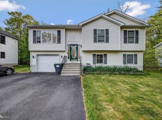 2108 Freedom Way, Pocono Summit, PA 18346