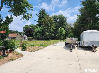 314 Ledlie St, Dawson, IL 62520