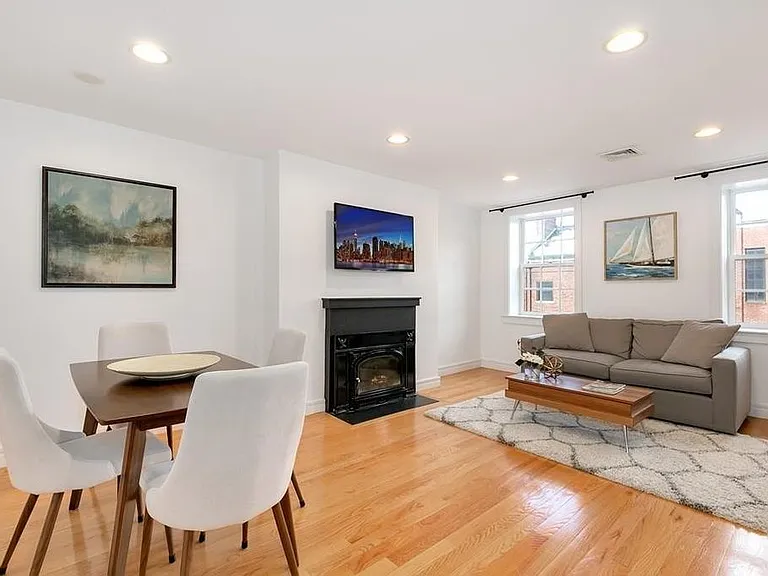 125 Charles St #R2 — Photo 8