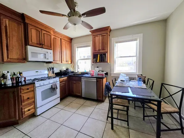 166 Magazine St #1, Cambridge, MA 02139