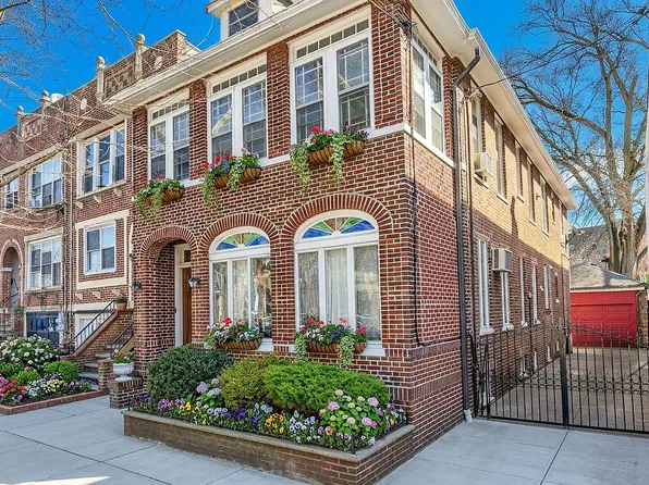 3553 12th Ave, Brooklyn, NY 11218