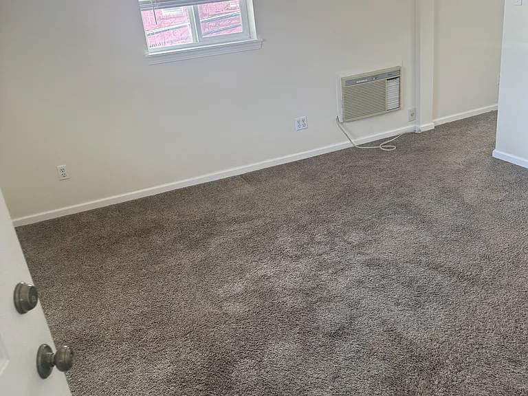 4300 Pine St — Photo 2