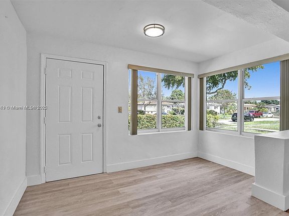 3rd image of 6338 NW 40th St