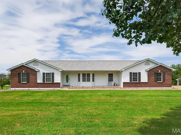 301 King Richard Dr, Moscow Mills, MO 63362