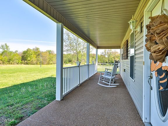 4th image of 821 Cochran Rd
