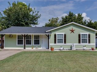 921 Rancho Dr, Mesquite, TX 75149