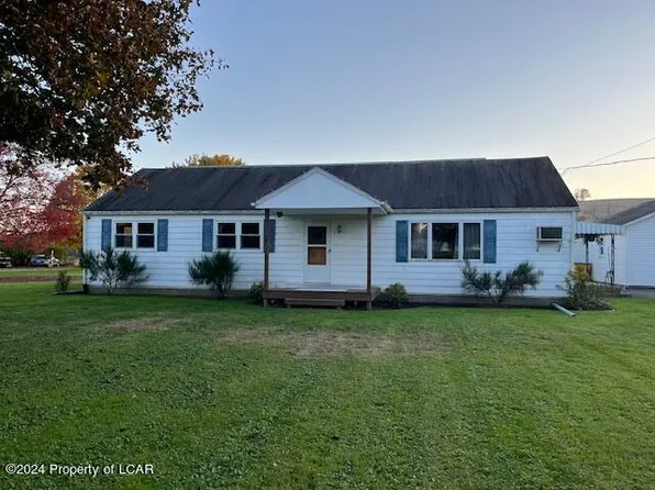 21 Distillery Hill Rd, Benton, PA 17814