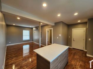 4520 S Drexel Blvd, Chicago, IL 60653