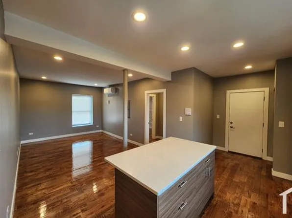 4520 S Drexel Blvd, Chicago, IL 60653