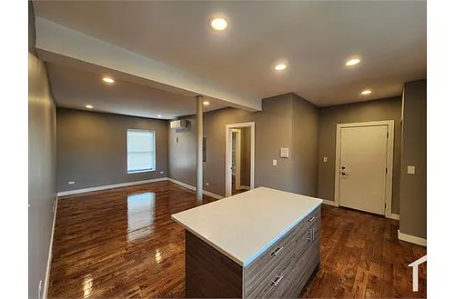 4520 S Drexel Blvd Photo 1