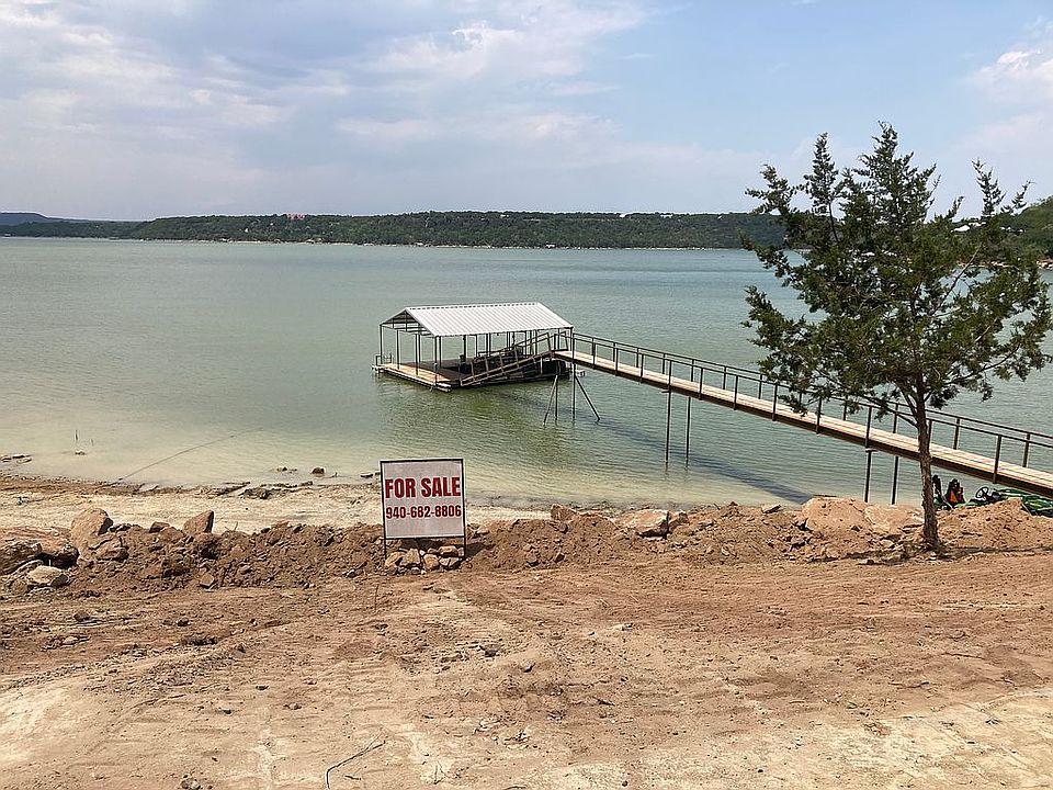 2nd image of 328 Cove Rd