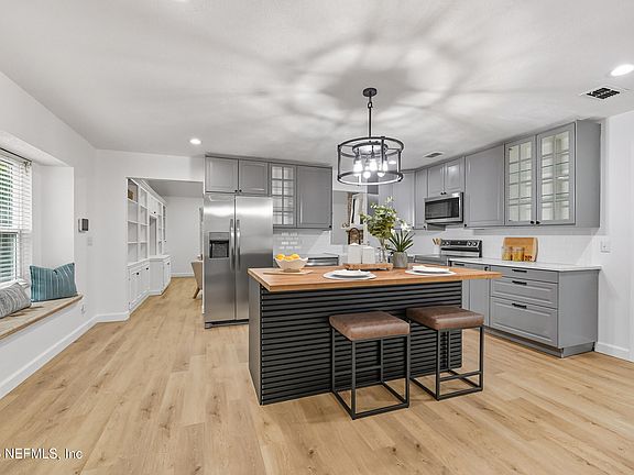 4th image of 2860 HILSDALE HARBOR Way
