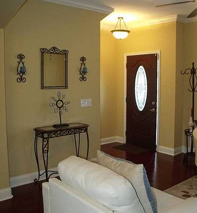 3rd image of 922 Oak Crest Dr