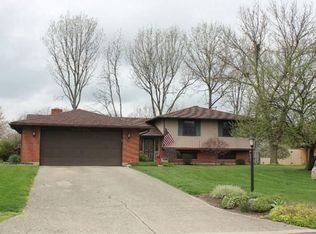 8351 Cherrycreek Dr, Centerville, OH 45458