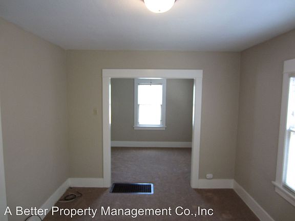 3rd image of 232 Loma Ave APT B
