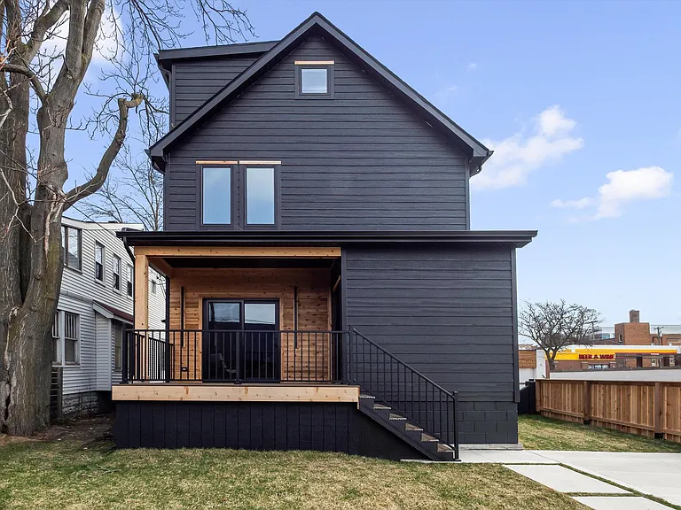 125 N Washington Ave — Photo 2