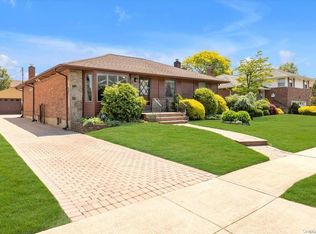 123 Ketchams Rd, Syosset, NY 11791