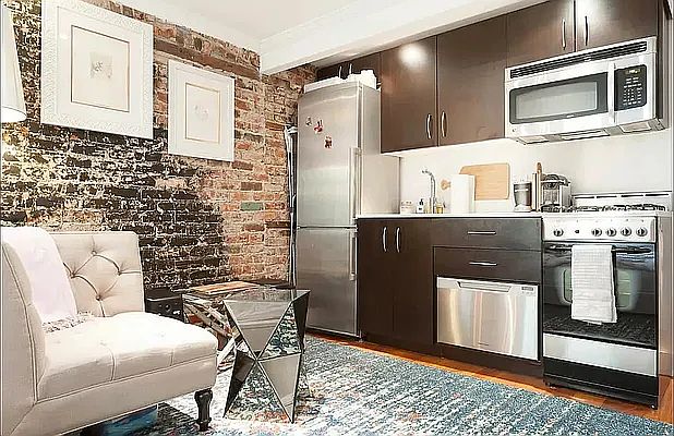 2nd image of 120 E 4th St APT 1E