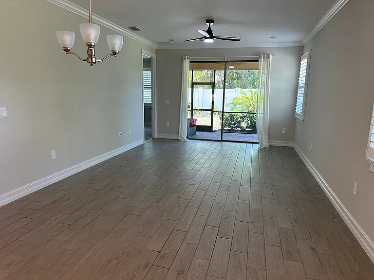 701 Maraviya Blvd — Photo 4
