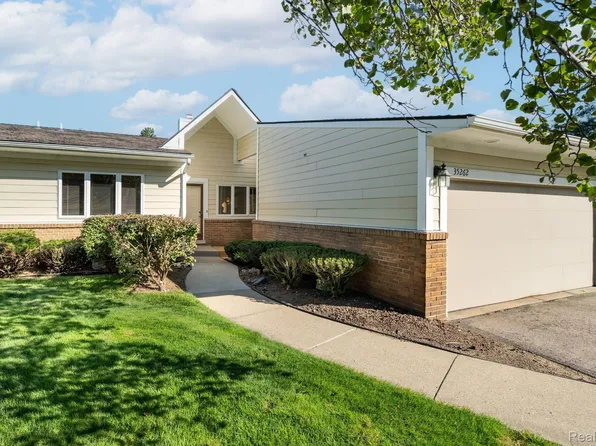35262 Meadow Ln, Farmington, MI 48335
