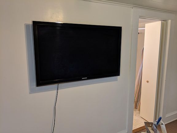 5th image of 107 Horseheads Blvd