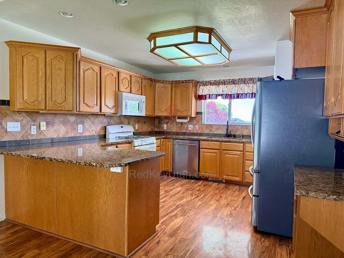 1602 Breeze Dr, Lake Point, UT_05042026 - 1602 E Breeze Dr