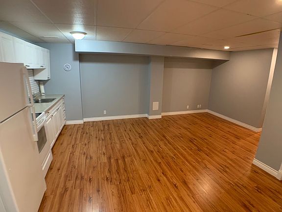3rd image of 121B Leitner Gate