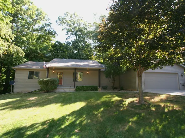 10 Victoria Way, Mackinaw, IL 61755
