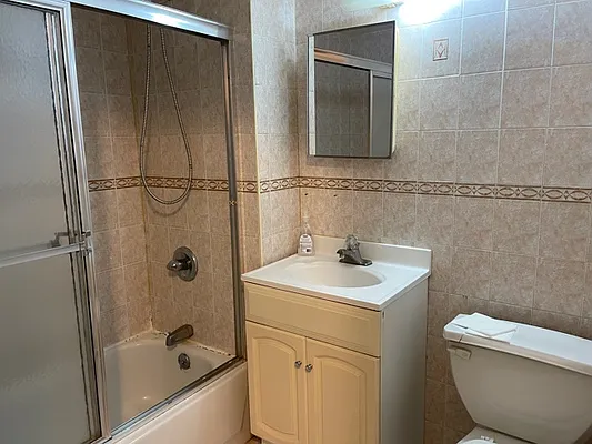 Rented by 18 REALTY | media 2