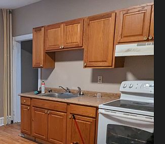2nd image of 2502 N Market St APT 1