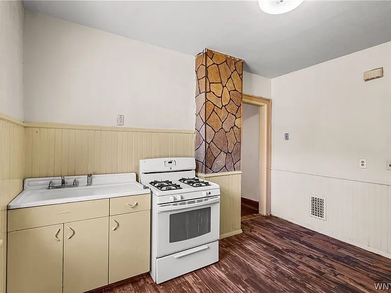 213 Keystone St — Photo 19