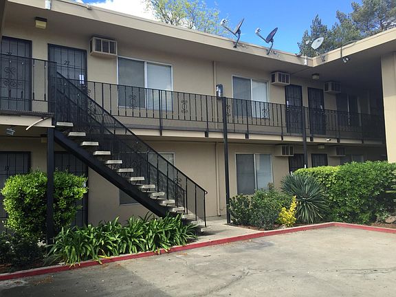 2nd image of 110 E Grove St Unit 22