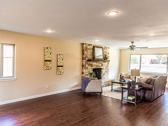 5th image of 7121 Schafer St